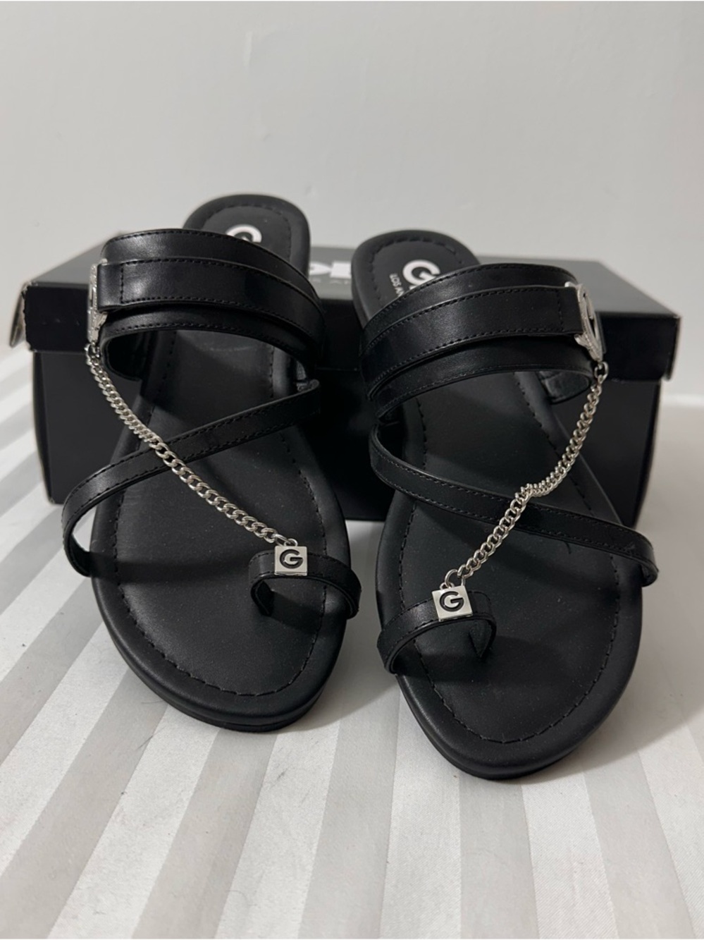 GBG Los Angeles (Leavi) Black Multi-Strap Slides with Silver Chain & G Charms